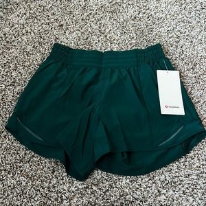 lululemon hotty hot shorts 4” lined